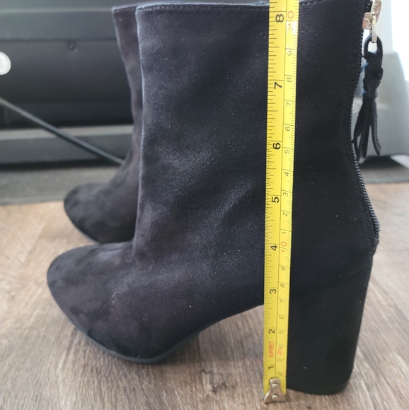 Boots - Picture 3 of 6